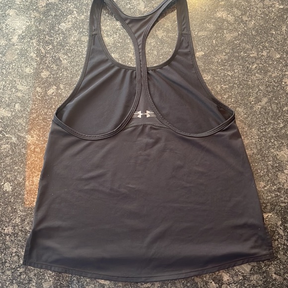 Under Armour - Black workout tank - Picture 2 of 4